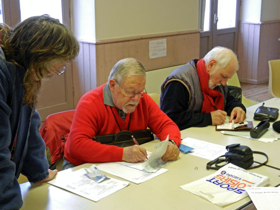 Le trésorier, le président.